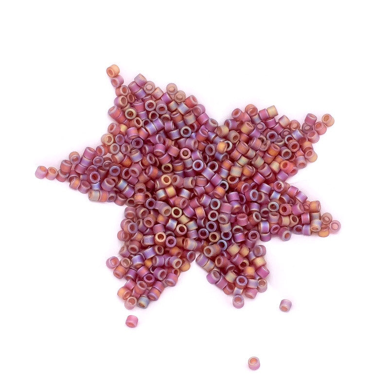 8 grammes de perles Miyuki Délica 11/0 Bordeaux irisé mat N°867 