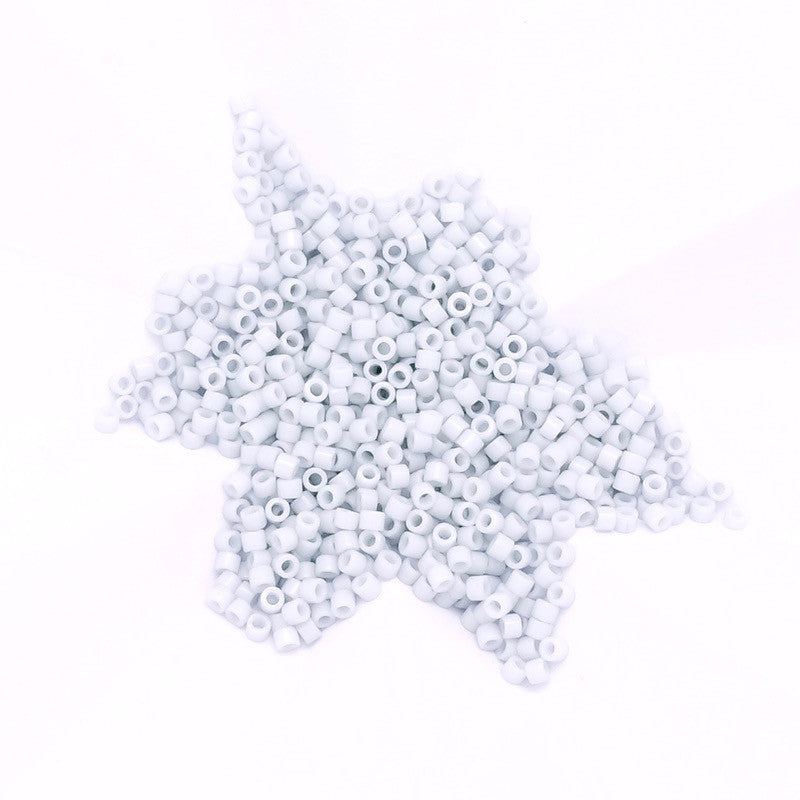 8 grammes de perles Miyuki Délica 11/0 gris clair N°209