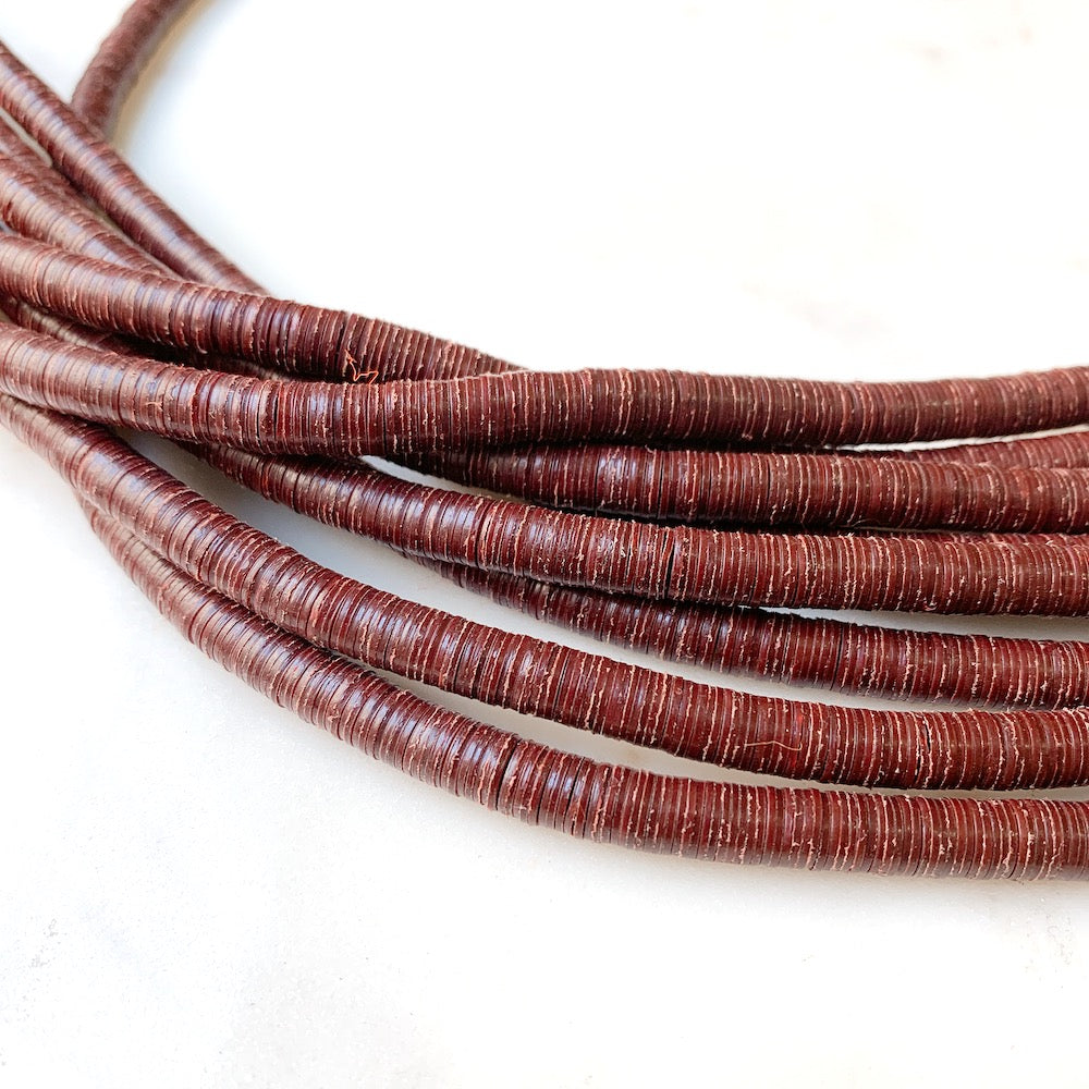 Véritables Perles Heishi 6mm de vinyle Vulcanite africain Marron