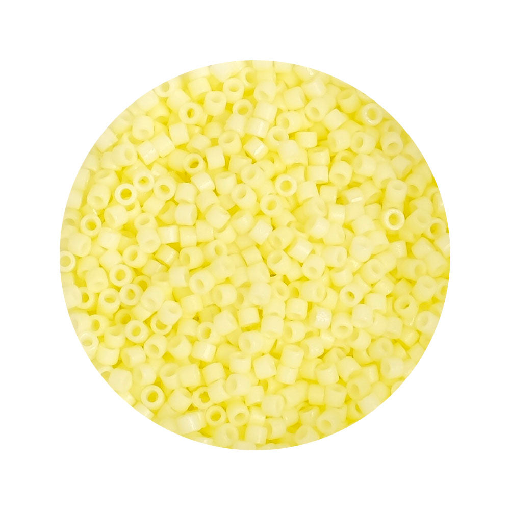8 grammes de perles Miyuki Délica 11/0 Opaque Lt Lemon ice DB2101