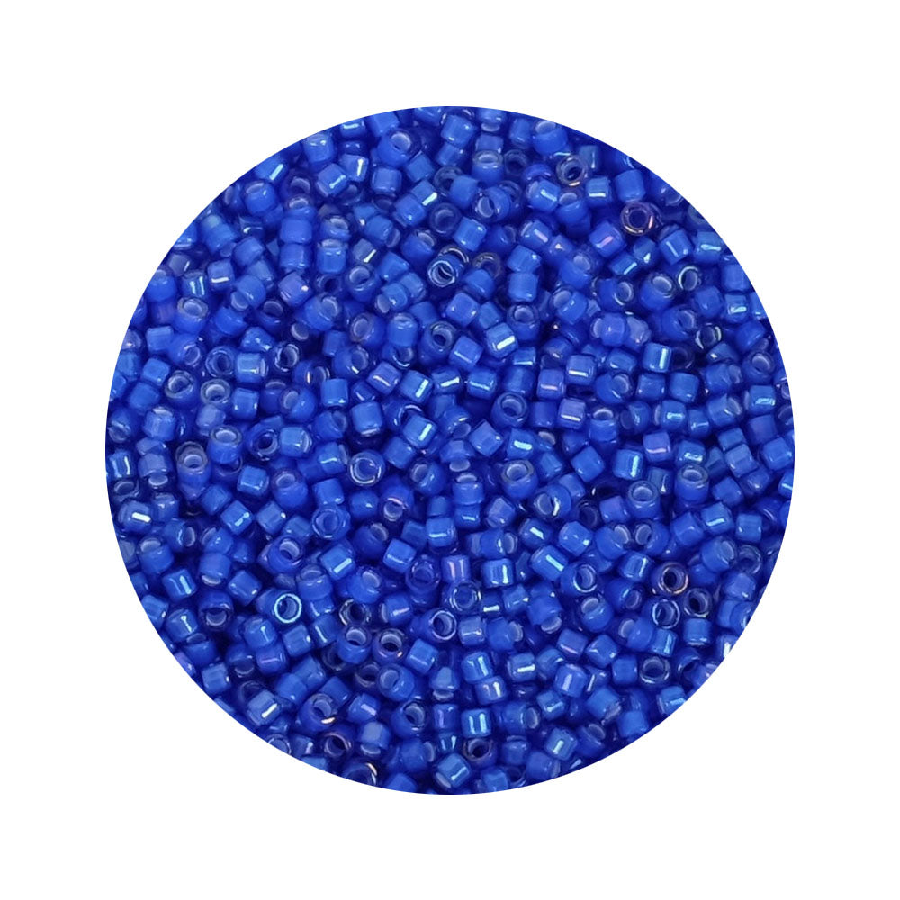 8 grammes de perles Miyuki Délica 11/0 Cobalt AB Lined White DB1785
