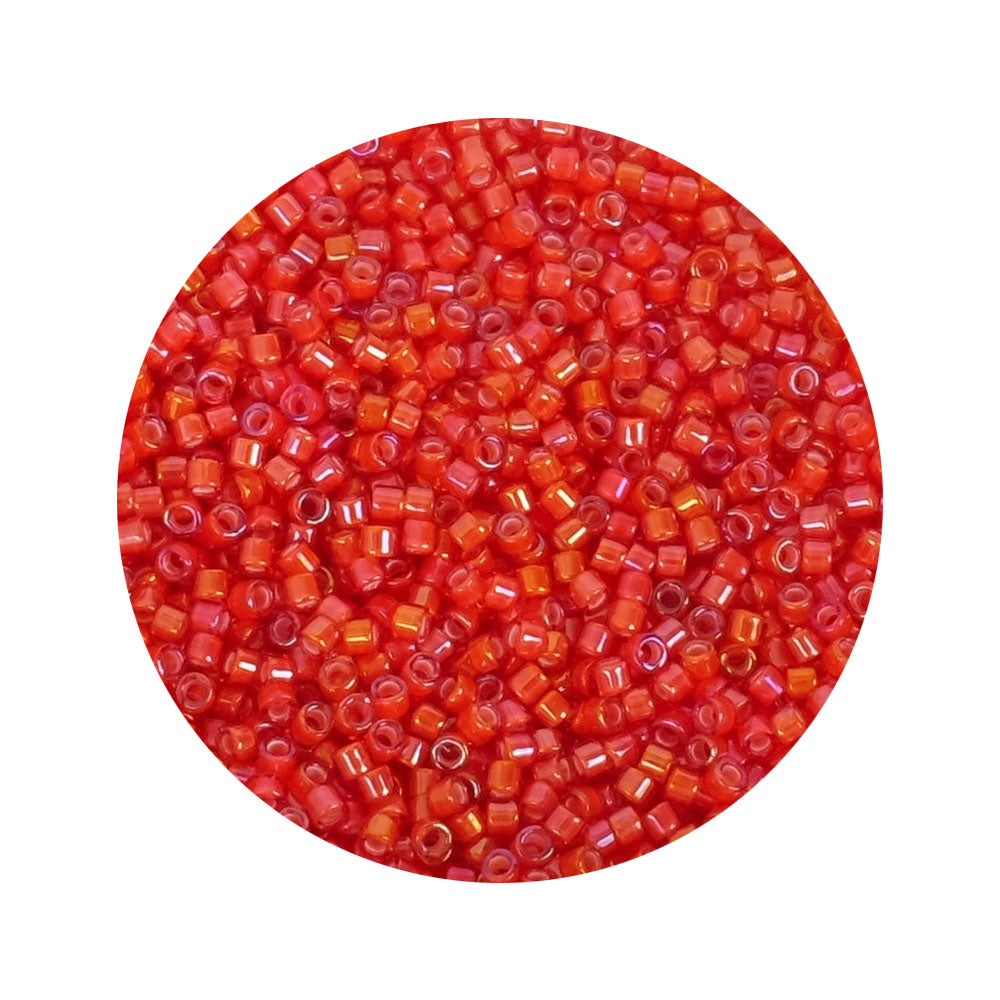 8 grammes de perles Miyuki Délica 11/0 Flame red AB Lined White DB1780