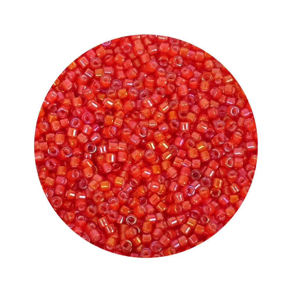 8 grammes de perles Miyuki Délica 11/0 Flame red AB Lined White DB1780
