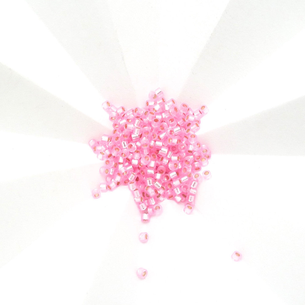 8 grammes de perles Miyuki Délica 11/0 Rose clair intérieur argenté N°1335