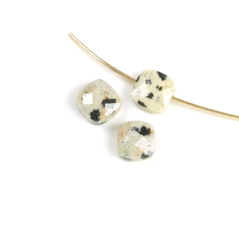 Perle naturelle carrée 6mm taille coussin en Jaspe Dalmatien