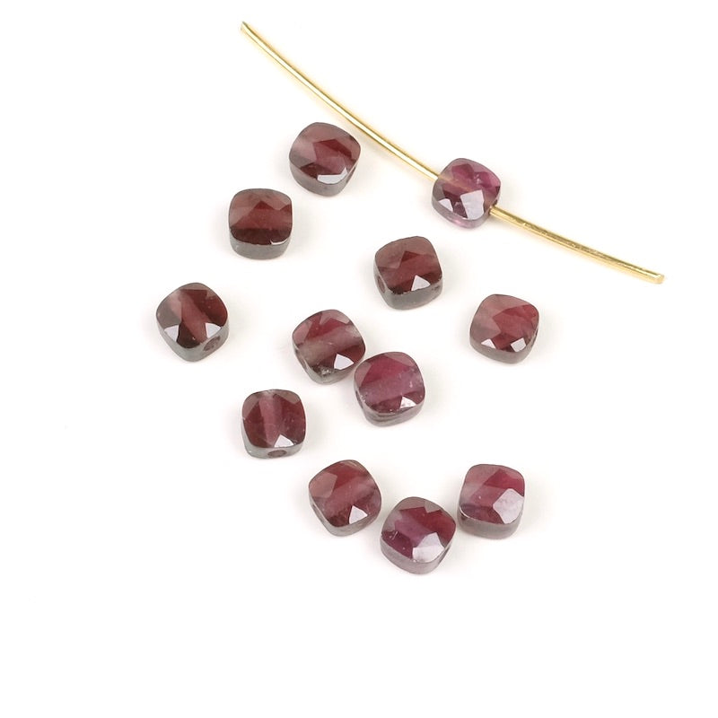 Cushion cut beads 4mm