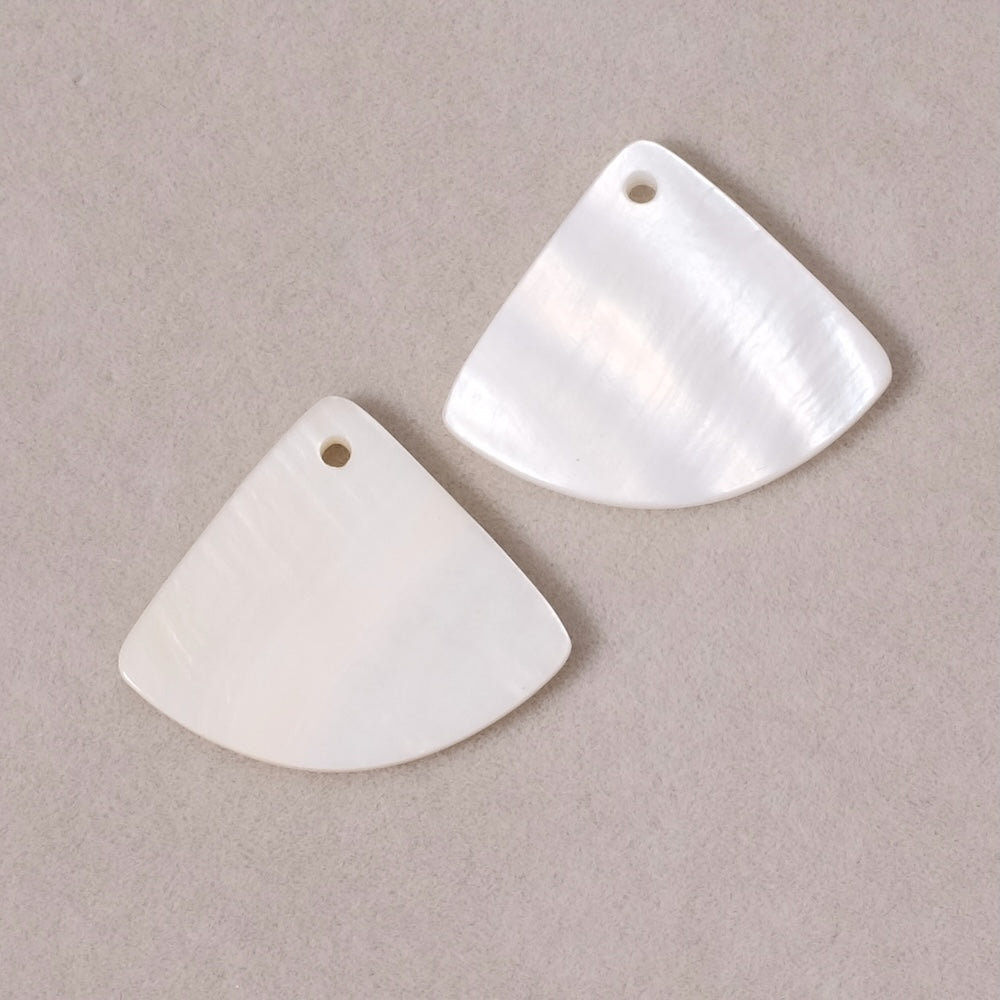 2 Diamond-Shaped 24mm Pendants in Natural Mother-of-Pearl