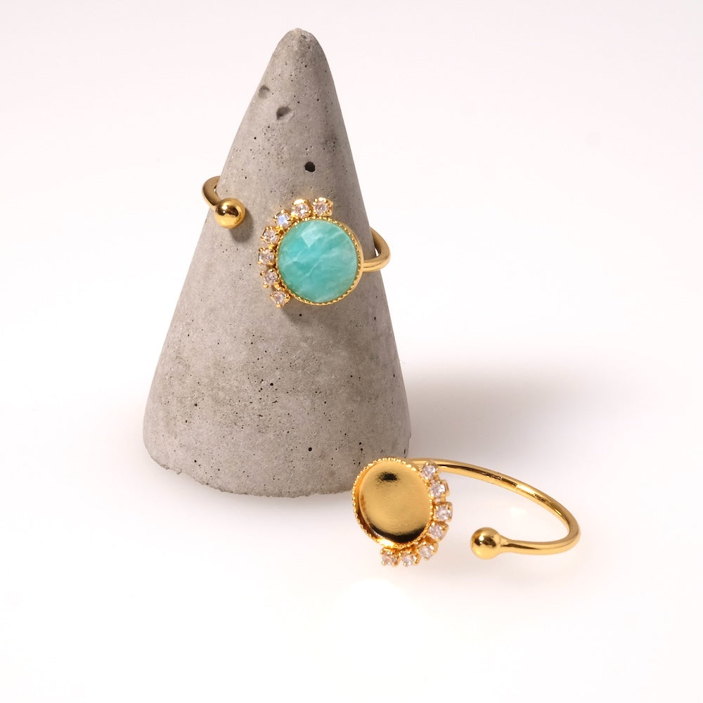 Adjustable ring for 8mm cabochon and zirconium oxide rhinestones, 16K gold plated (3 microns)
