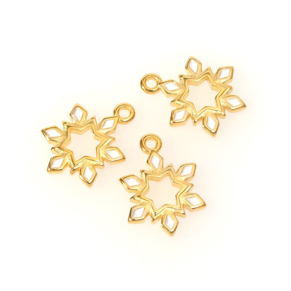 White enamelled snowflake star pendant in 24K gold-plated Zamak
