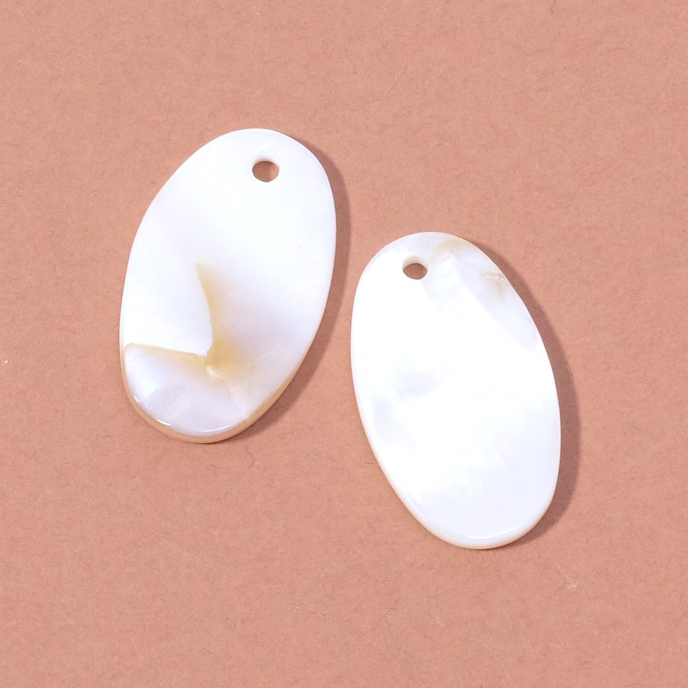 2 24mm oval natural mother-of-pearl pendants