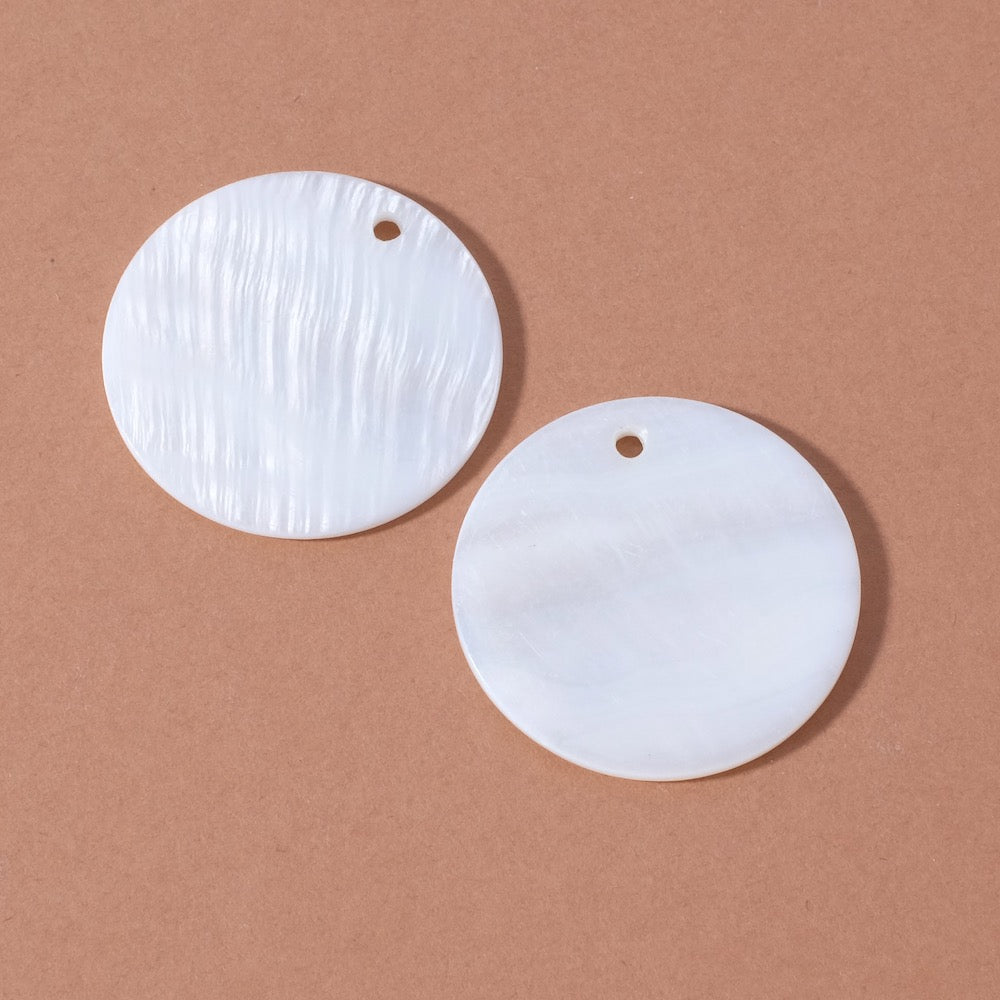 2 Round 30mm mother-of-pearl pendants