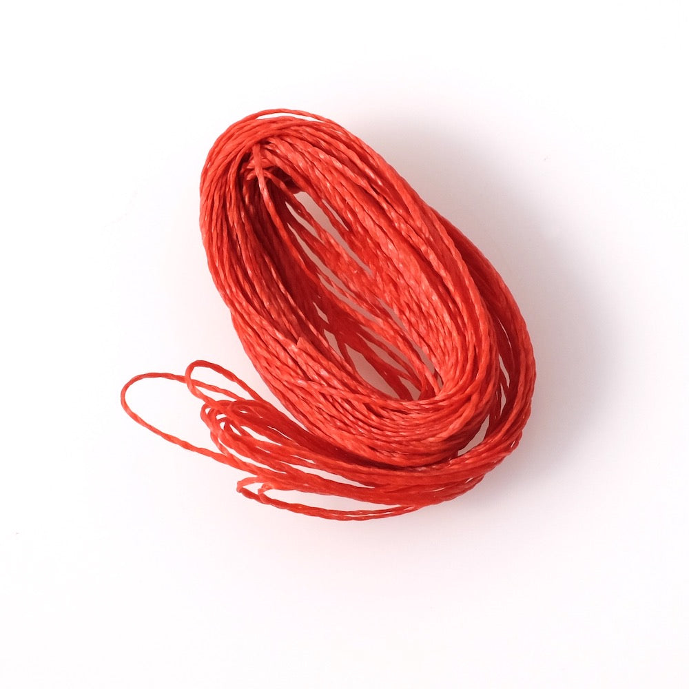 10 metres of Linhasita 0.5mm waxed thread for micro macramé - Cherry