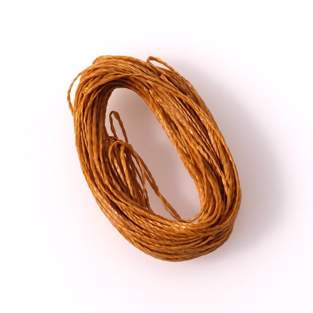 10 metres of Linhasita 0.5mm waxed thread for micro macramé - Light caramel