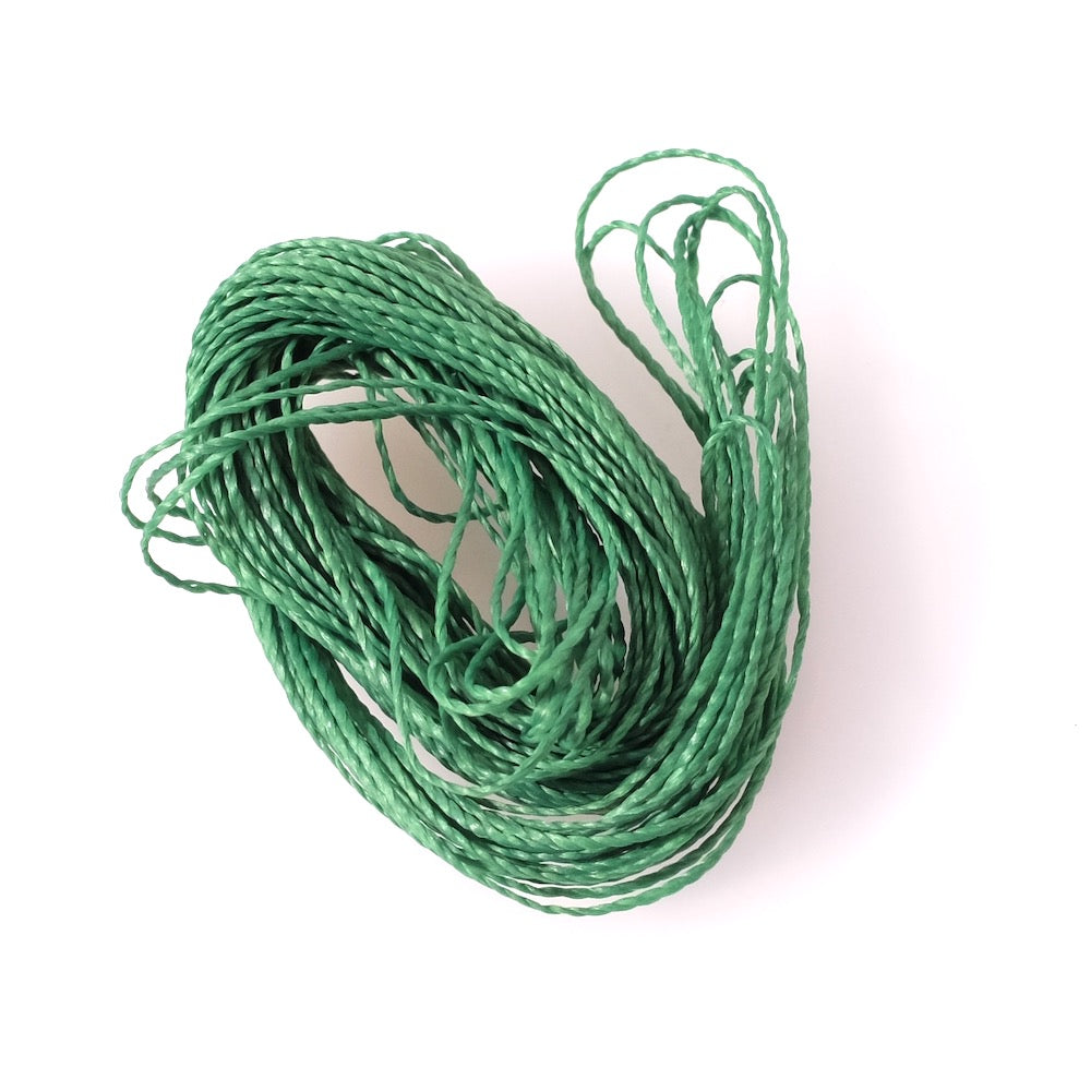 10 metres of Linhasita 0.5mm waxed thread for micro macramé - bottle green