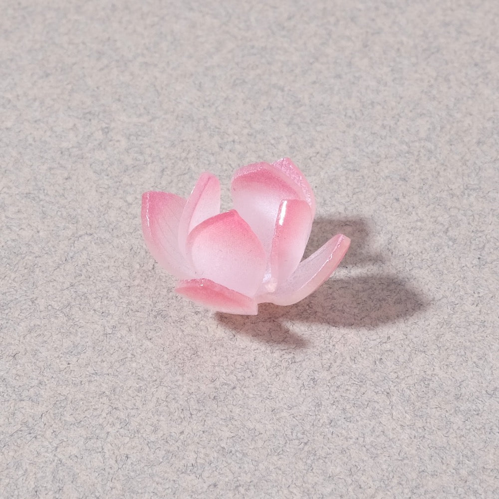Gradient pink acrylic double petal flower dish