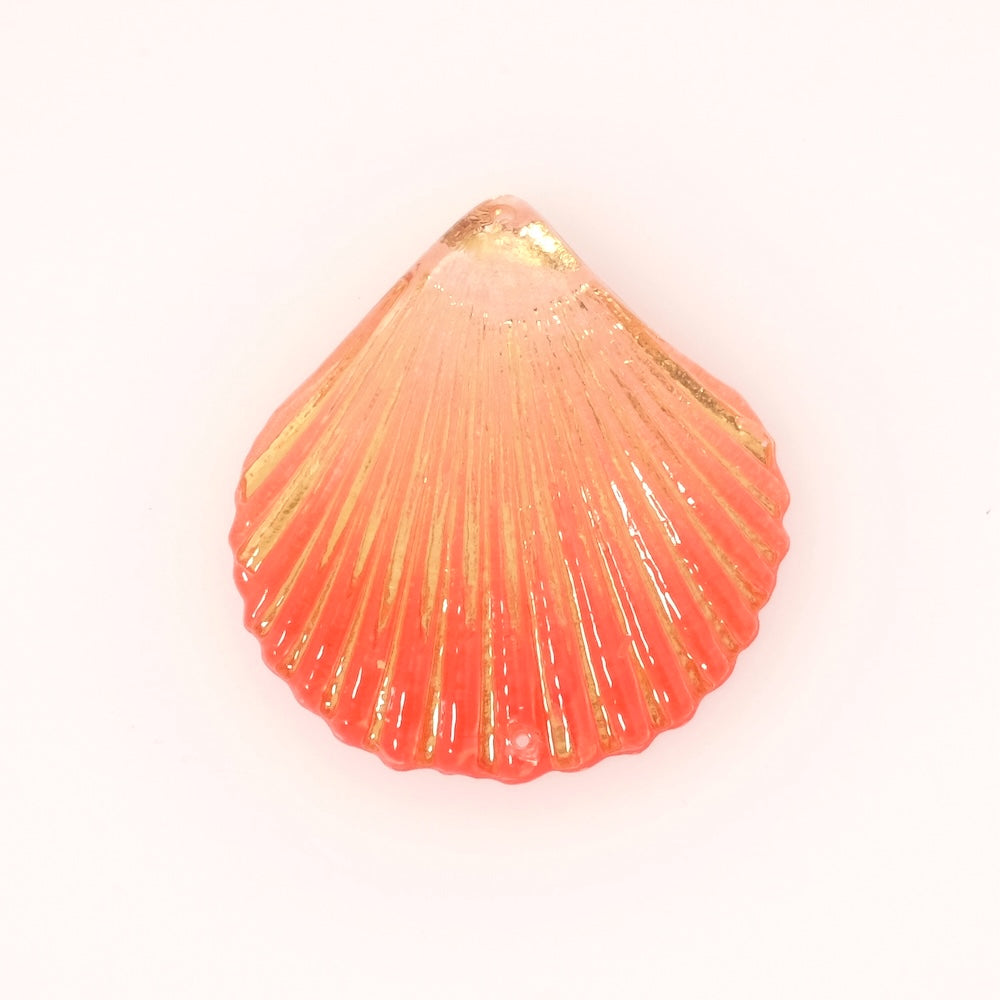 2 Shell connector pendants in gold-plated orange acetate