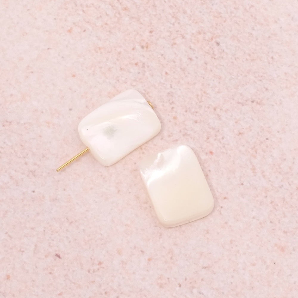 2 white natural Mother-of-Pearl rectangle beads