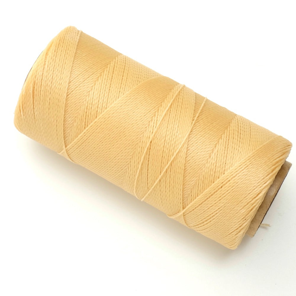 10 metres of Linhasita 0.5mm waxed thread for micro macramé - Eggshell