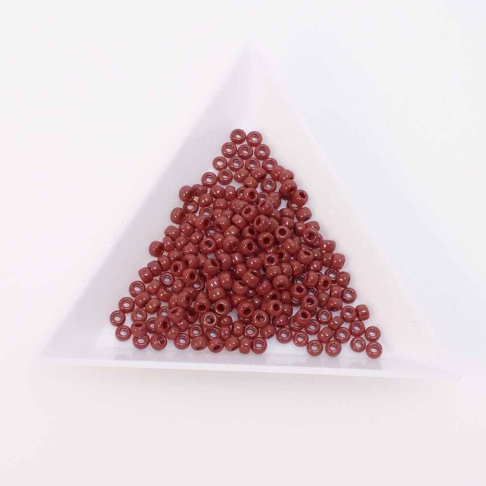 5 grams Miyuki Rocailles 8/0 N°0409 Opaque chocolate beads