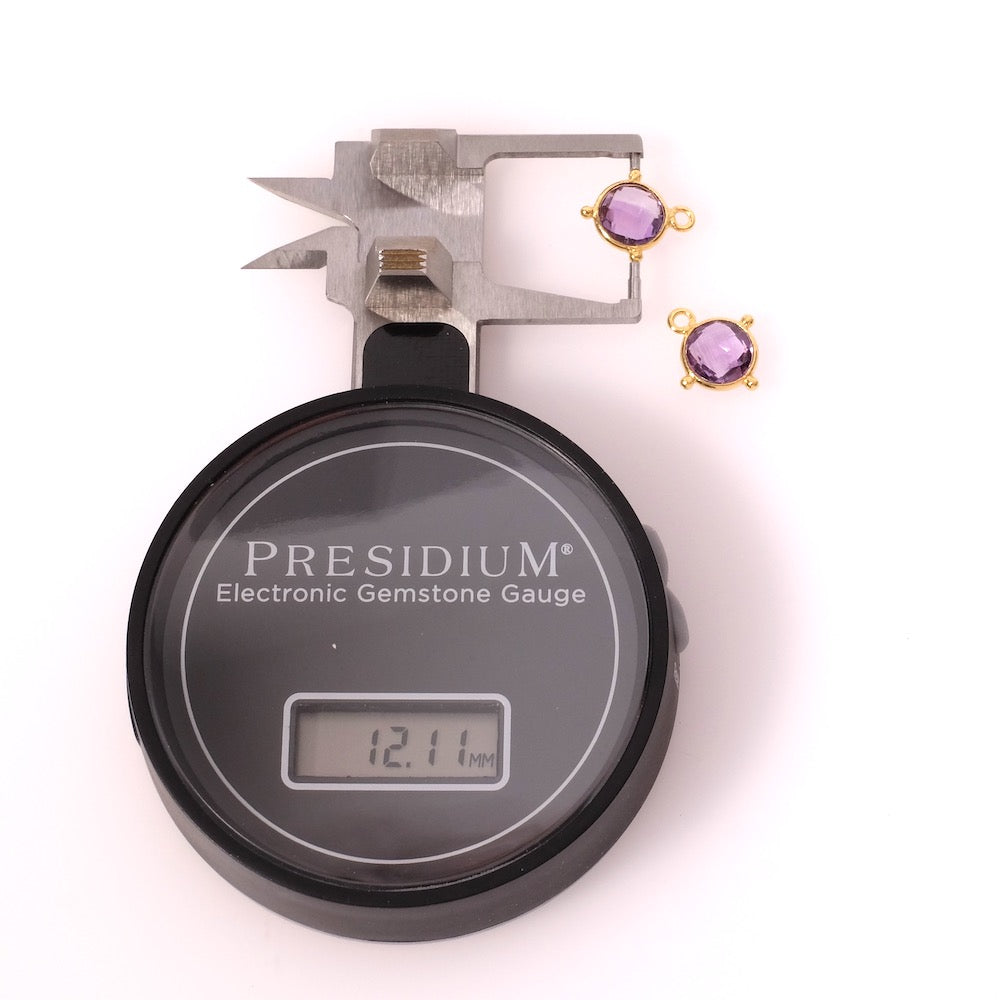Cenário boêmio Pingente Round Amethyst em latão dourado com ouro fino de 24k Premium