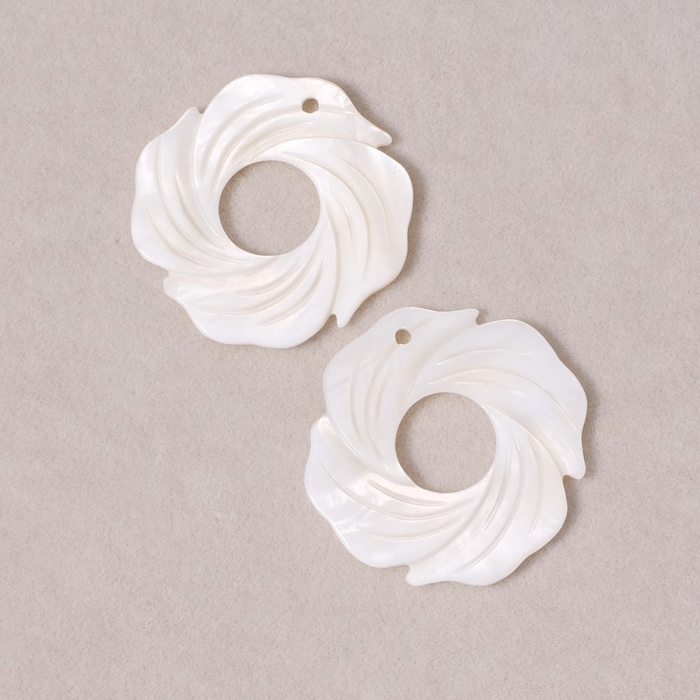 30mm Rose Flower Pendant in White Mother-of-Pearl