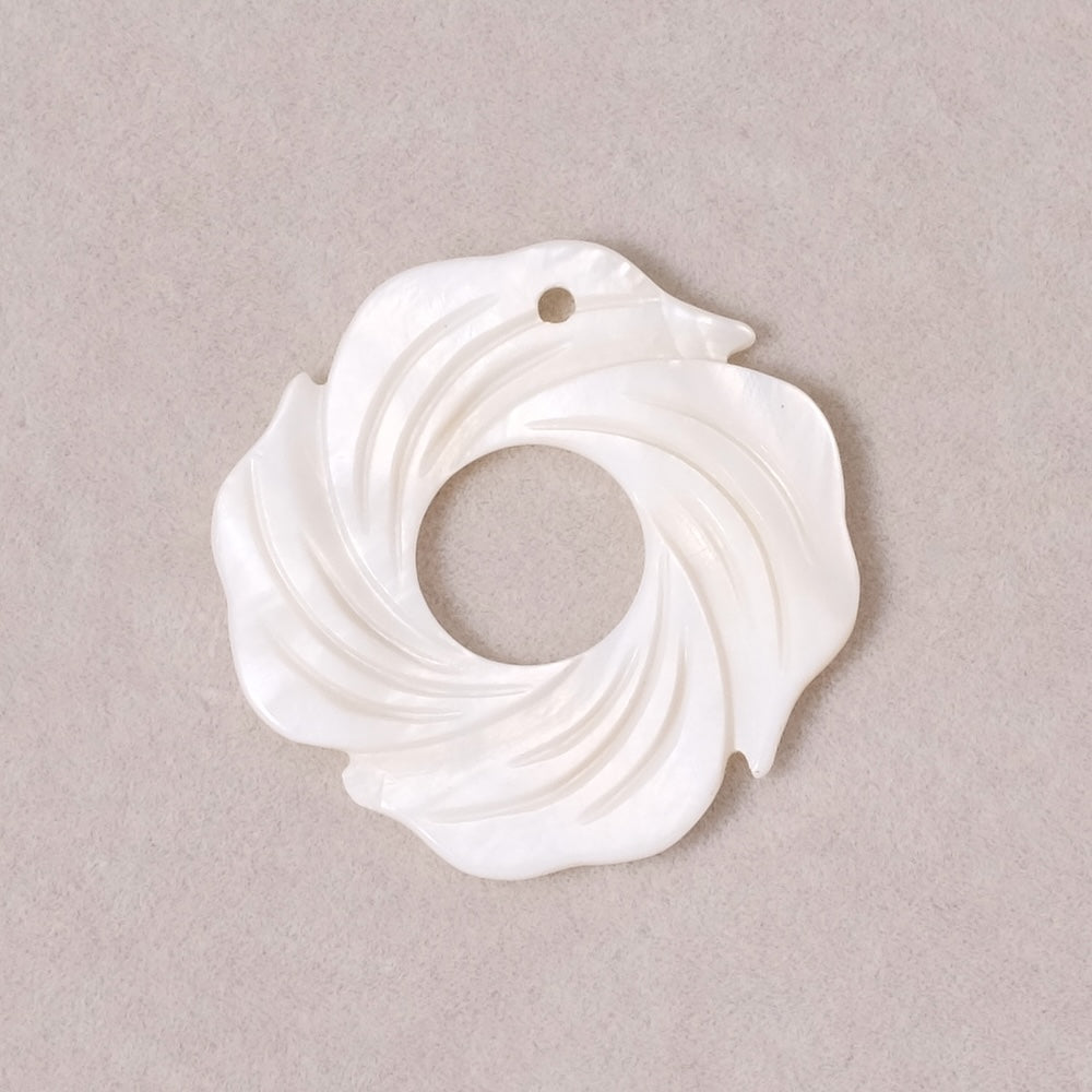 30mm Rose Flower Pendant in White Mother-of-Pearl