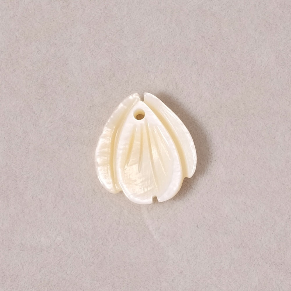 16mm Mother-of-Pearl Flower Petal Pendant