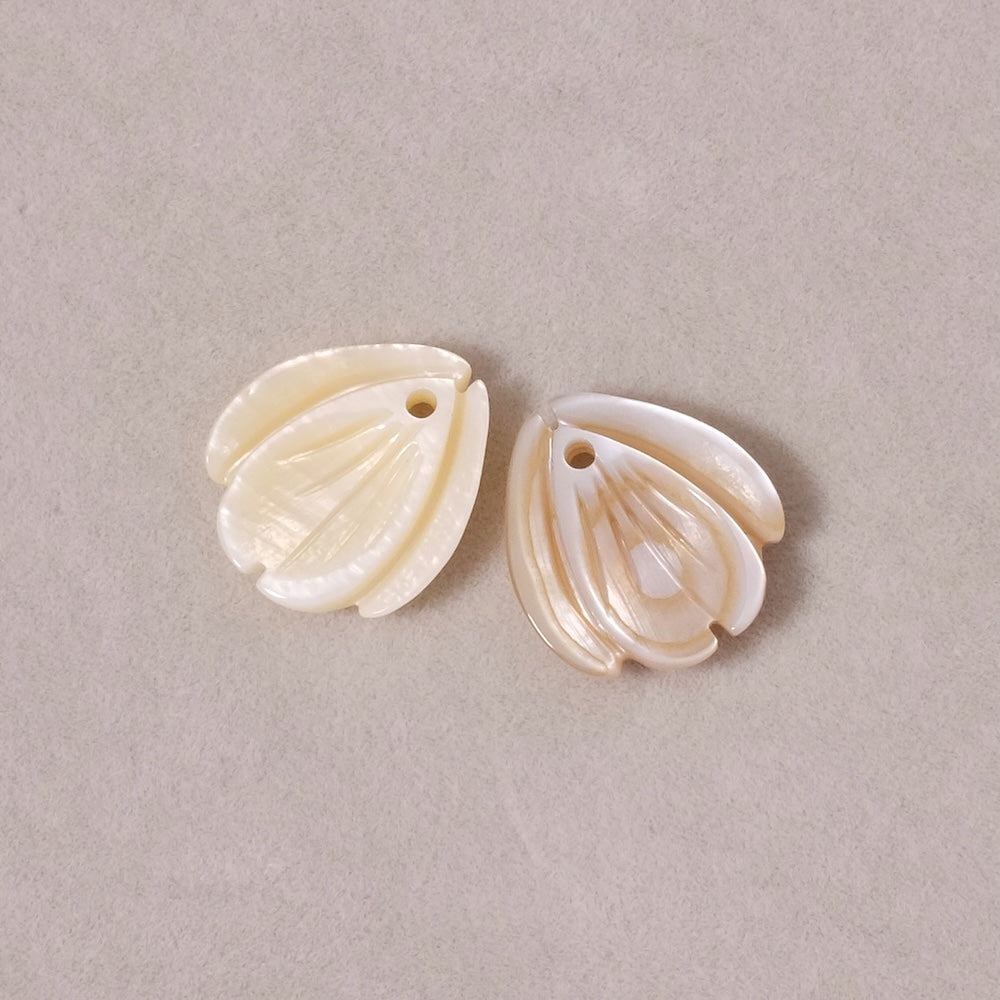 16mm Mother-of-Pearl Flower Petal Pendant