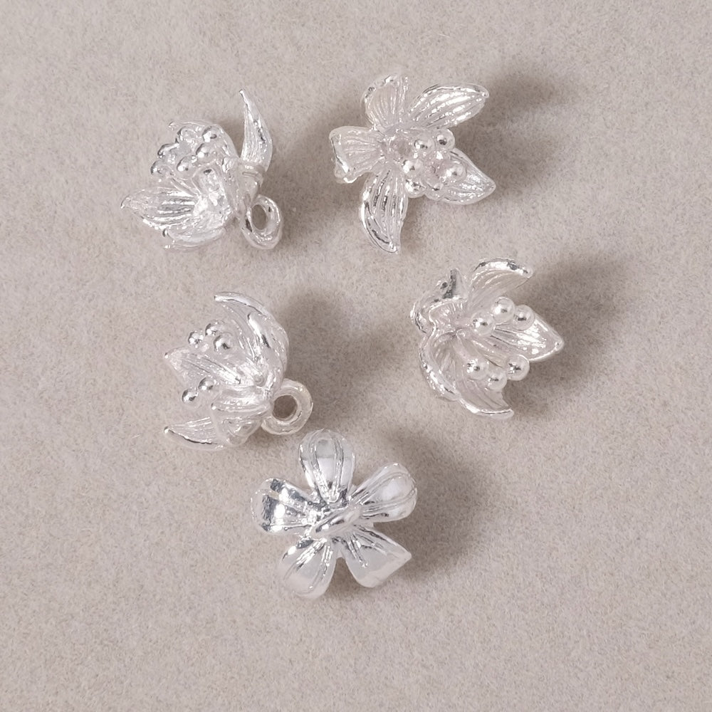 2 Premium 925 silver-plated Flower pendants in brass