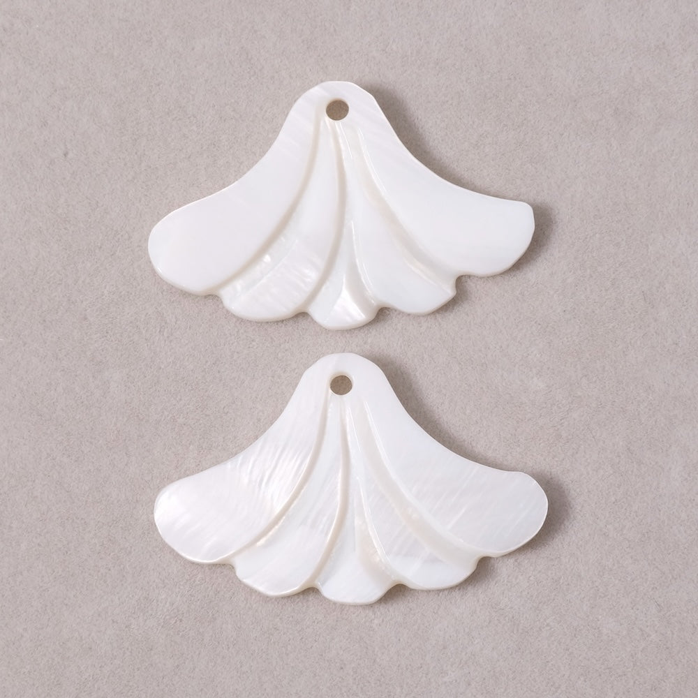 2 White mother-of-pearl fan pendants