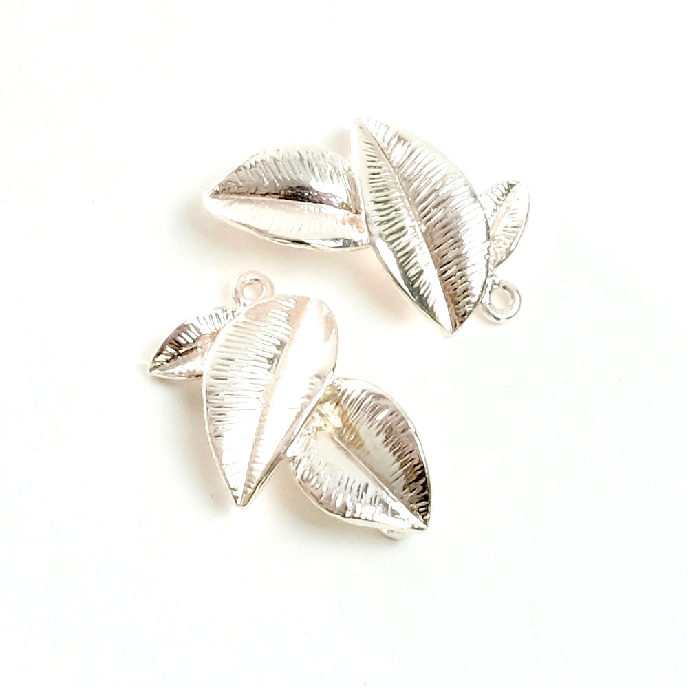 2 Minis Leaves pendants in silver 925 Premium brass