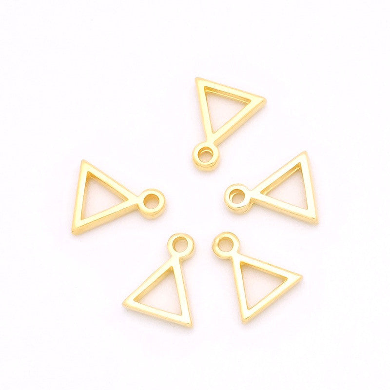 Set of 4 geometric triangle pendants in gold-plated brass