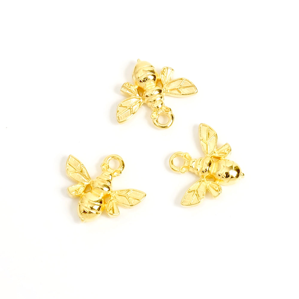 2 Bee pendants in 24K gold-plated Zamak