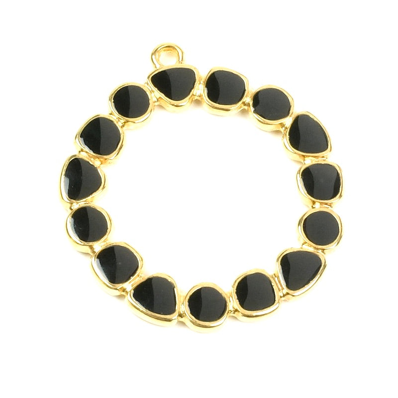 Round black enamelled pendant in 24K gold-plated Zamak