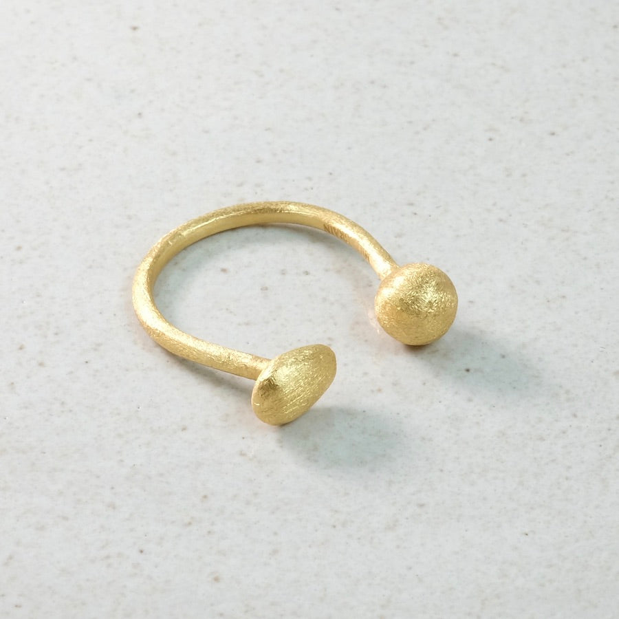 Brushed pebble ring - Millegrain
