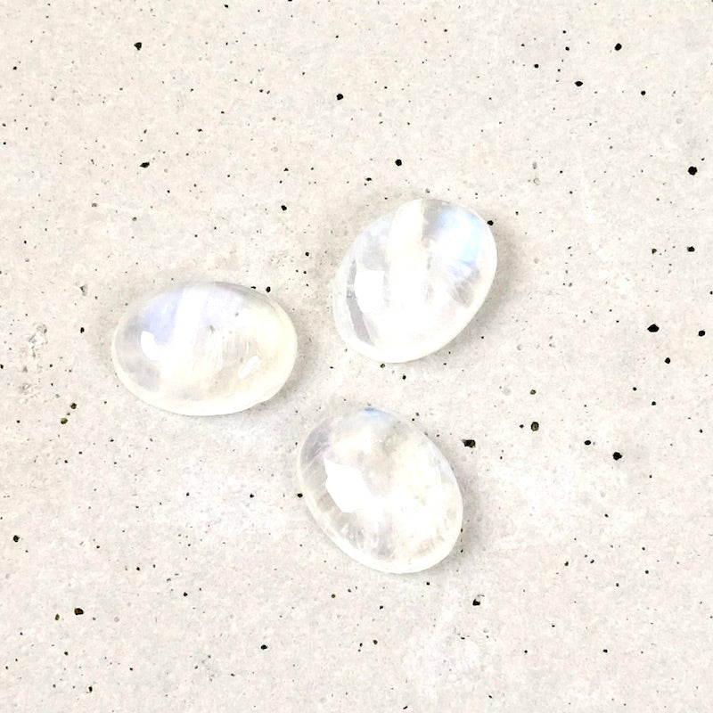 Cabochon natural stone Oval 6 x 8mm Moonstone
