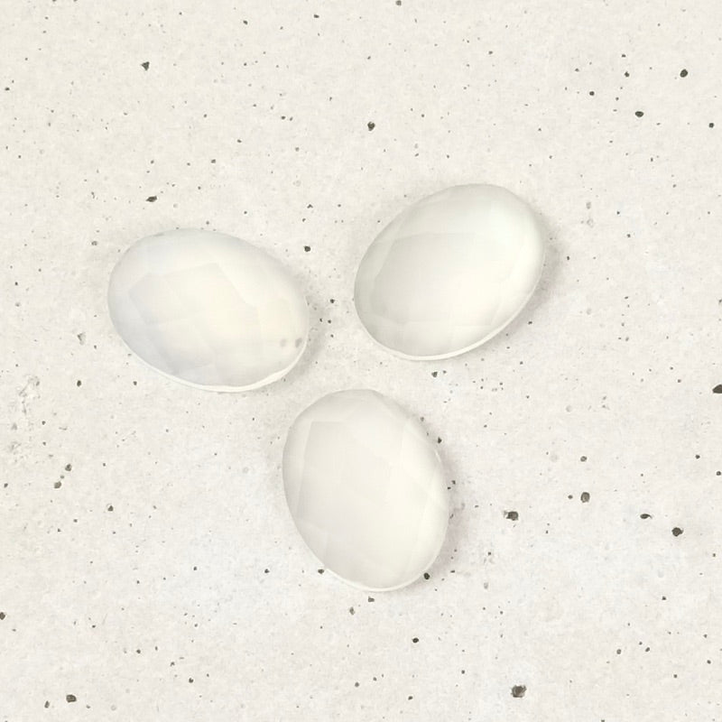 Natural stone Cabochon Oval faceted 6 x 8mm White Onyx