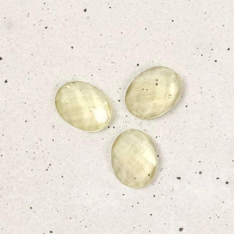 Natural stone Cabochon Oval faceted 6 x 8mm Lemon green gold