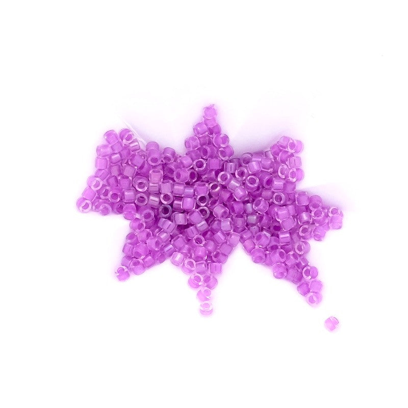 8 grams of Miyuki Délica 11/0 Lined Lilac AB N°0073 beads