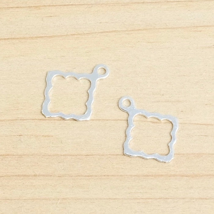 4 Square openwork pendants in Premium 925 silver plated brass