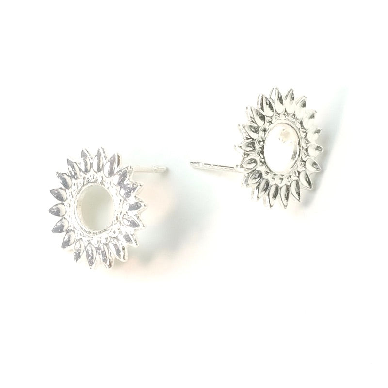 Premium 925 silver-plated brass flower stud earrings, per pair