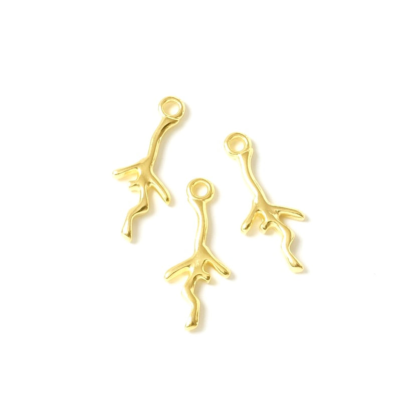 2 Coral pendants in 24K gold-plated Zamak