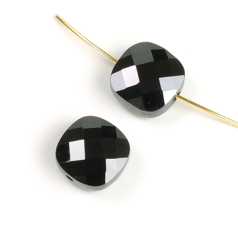 Natural 10mm cushion-cut square Spinelle bead