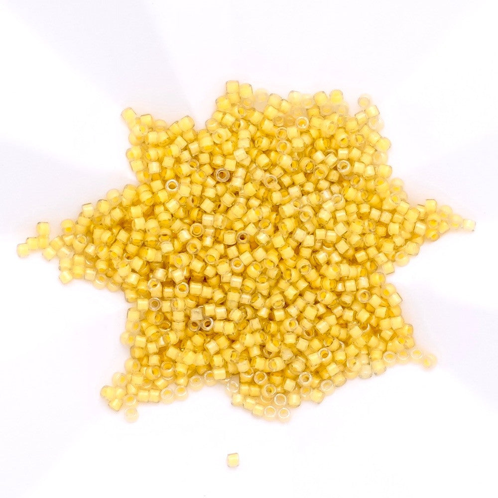 8 grams of Miyuki Délica 11/0 Luminous Honeycomb N°2041 beads