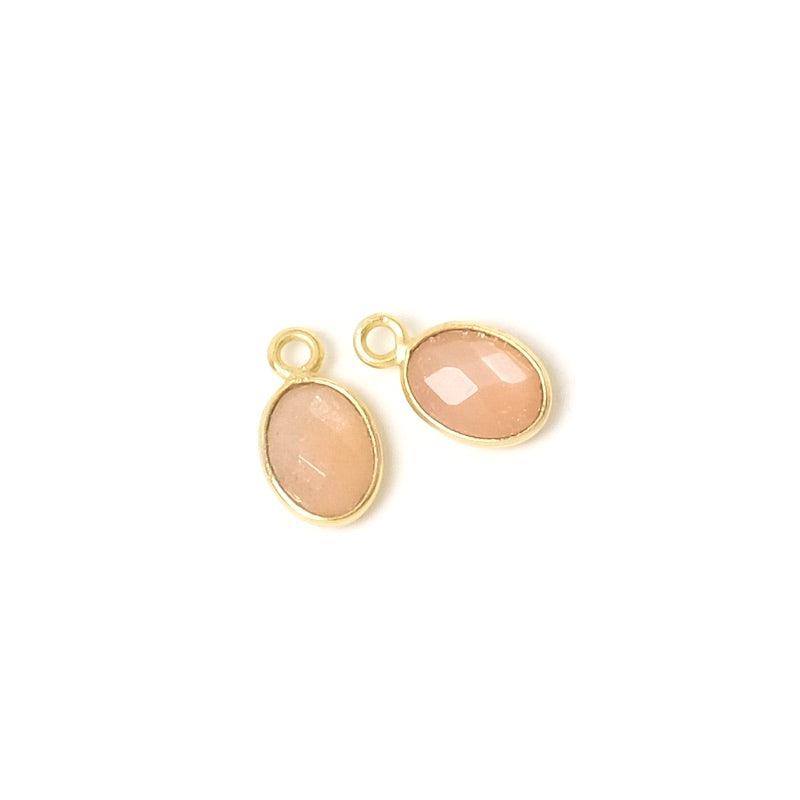 Oval-set pendant 6x8mm Moonstone Feldspar Gilded with 24K fine gold