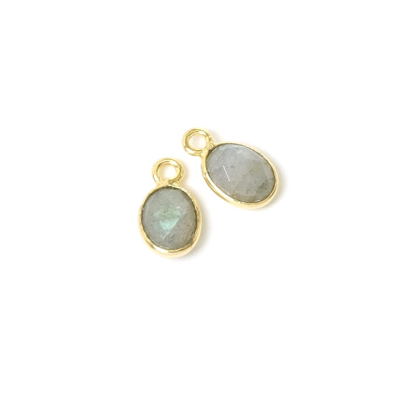 Oval-set pendant 6x8mm Labradorite Gilded with 24K fine gold