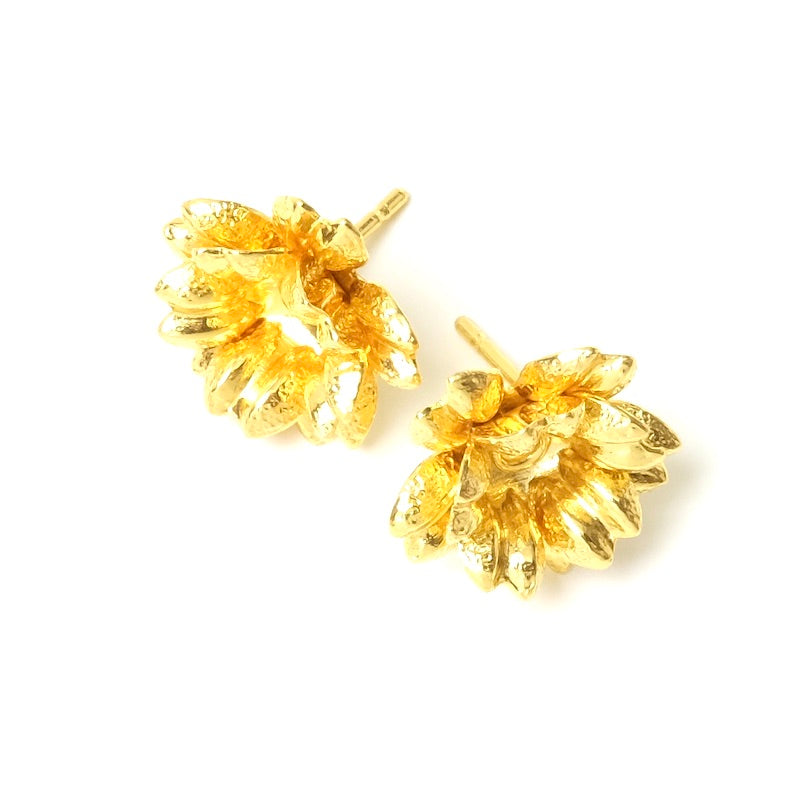 Flower stud earrings in 24K gold-plated brass, per pair