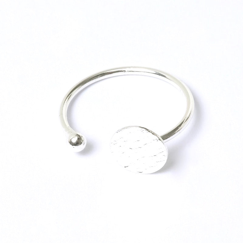 Adjustable ring with slate texture tray, 925 silver-plated (3 microns)