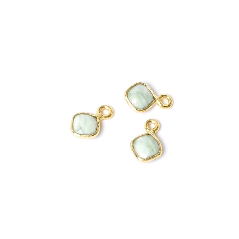 Square-set pendant 5mm green striped agate in brass, gilded with 24K fine gold
