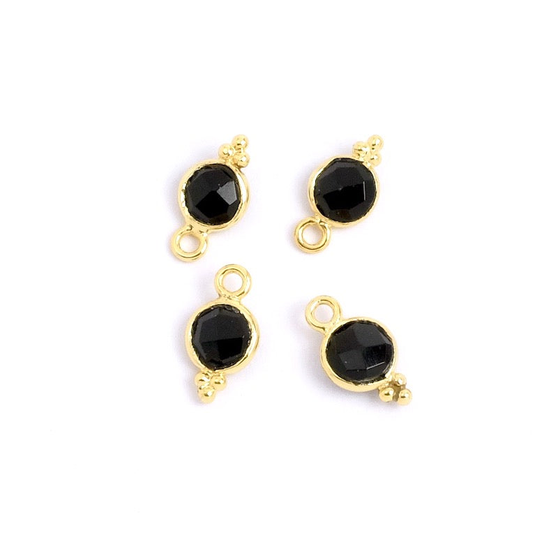 Bohemian pendant 6mm round Spinelle in 24K gold-plated brass